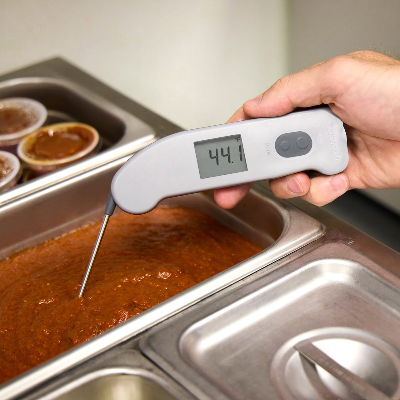 THS-228-965-thermapen-ir-blue-bluetooth-infrared-temperature-probe-g07.jpg
